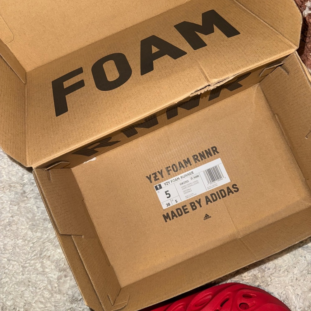 Yeezy Foam Runner - Picture 4 of 4